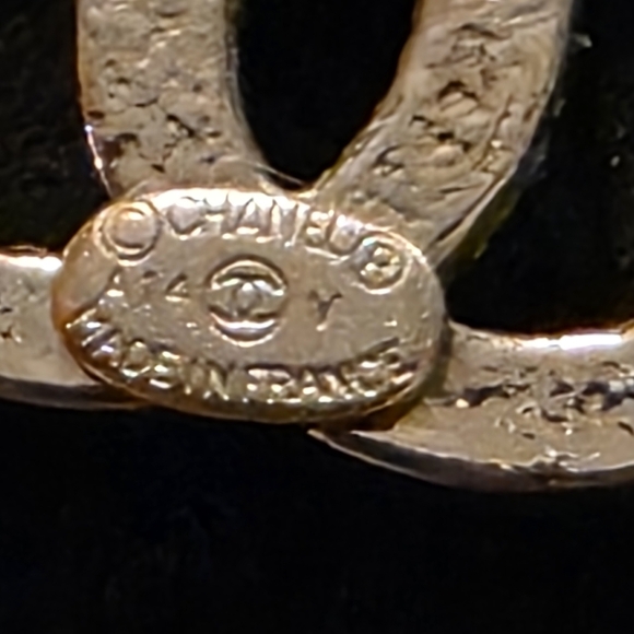 COA CHANEL Silver and Crystal Logo Earrings - Picture 8 of 10